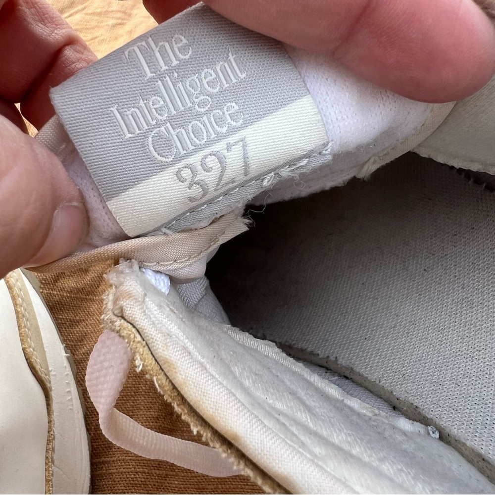 New Balance 327 Cream/Tan/Grey Sneakers Size 7 - Picture 8 of 9